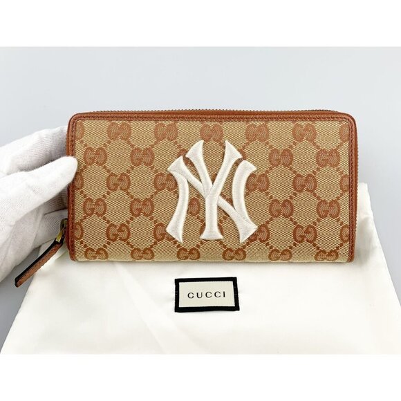 NWT Gucci New York Yankees patch™ Cluthch In brown wallet - Picture 3 of 11
